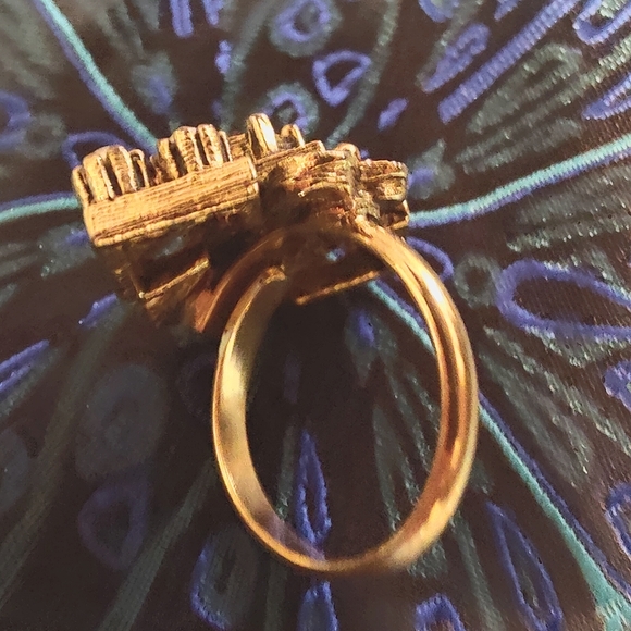 ✨ Sarah Coventry | Adjustable gold tone ring - Picture 4 of 4